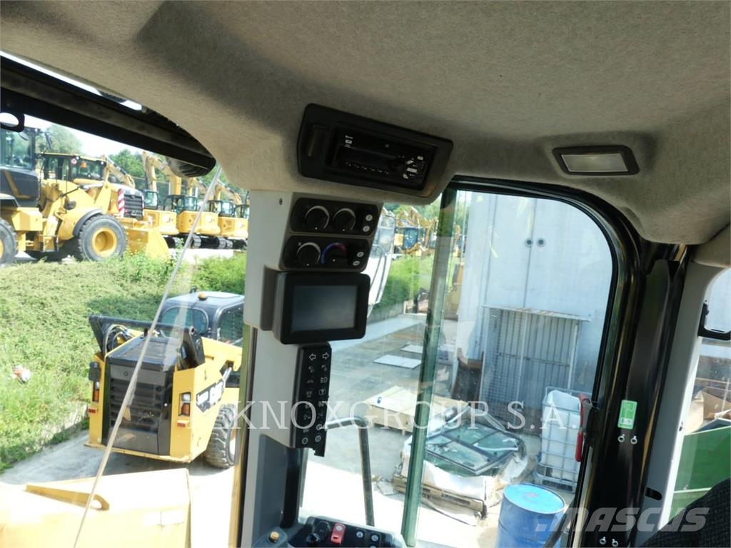 CAT 966M Kolesni nakladalci