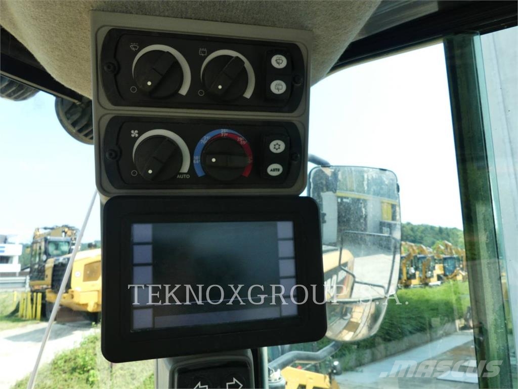 CAT 966M Kolesni nakladalci