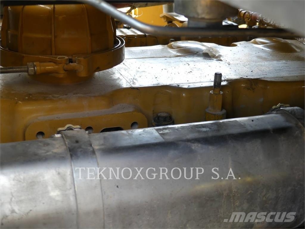 CAT 966M Kolesni nakladalci