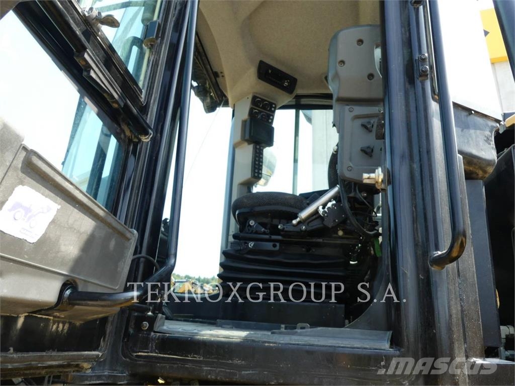 CAT 966M Kolesni nakladalci