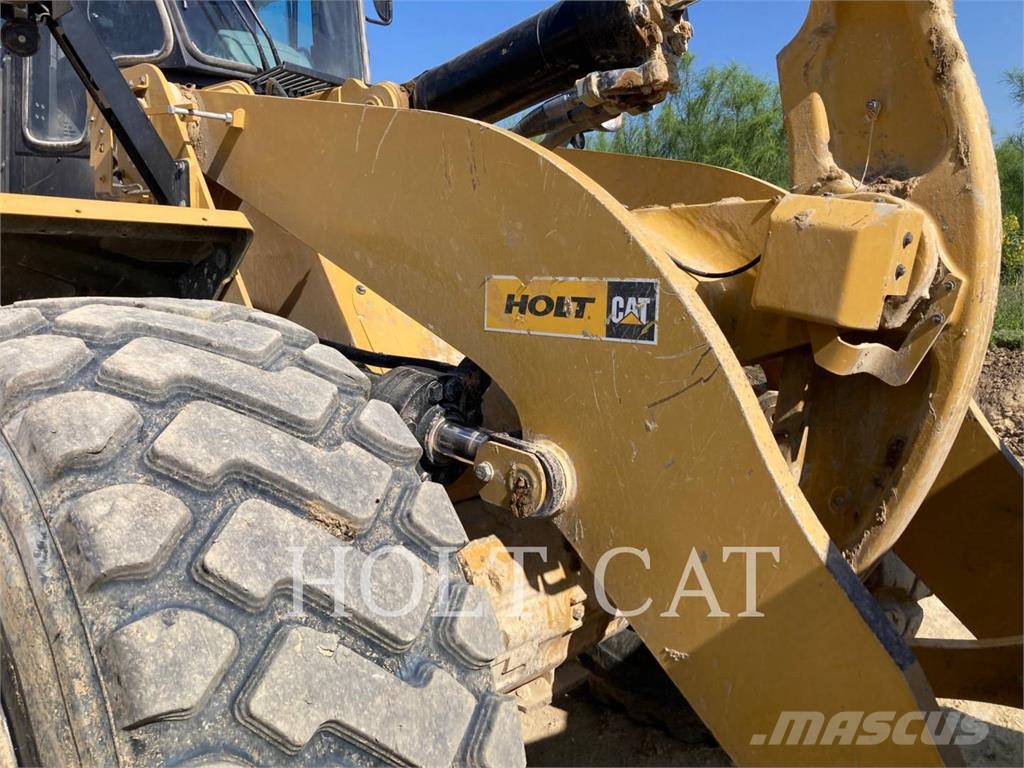 CAT 966M Utovarivači na točkove