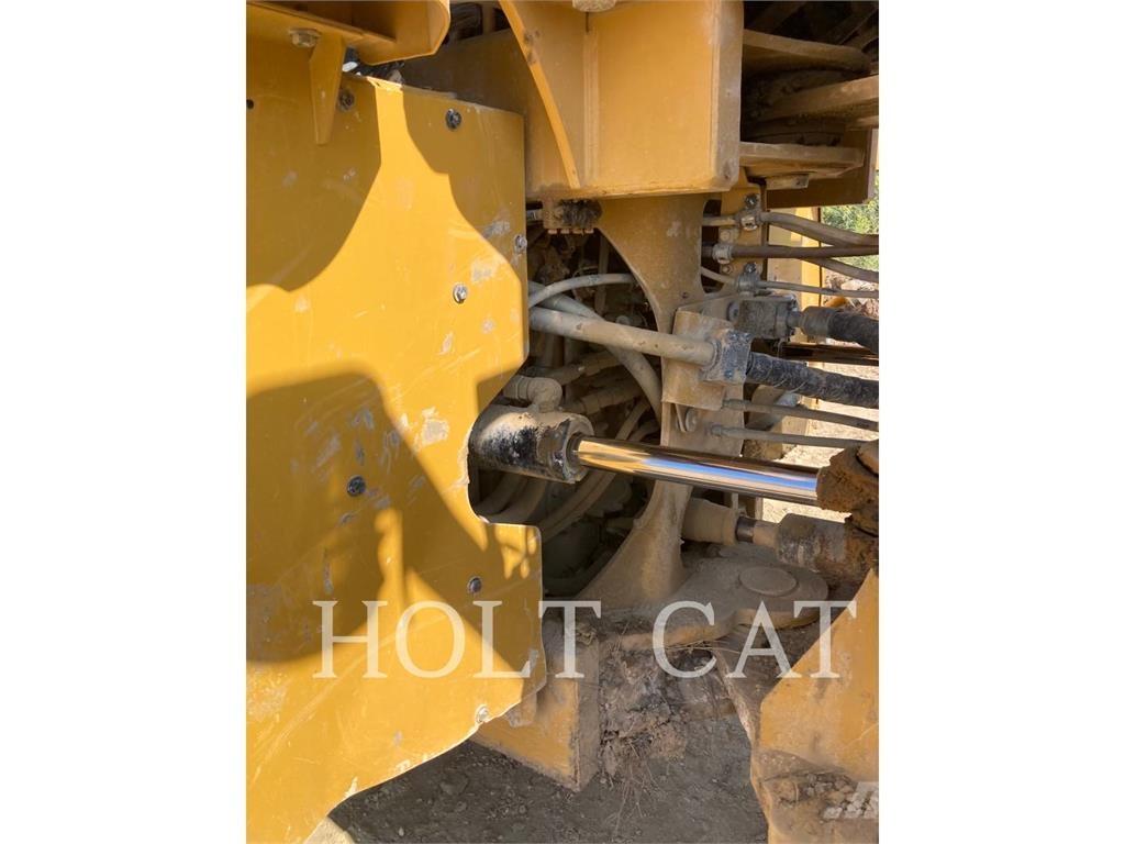CAT 966M Utovarivači na točkove