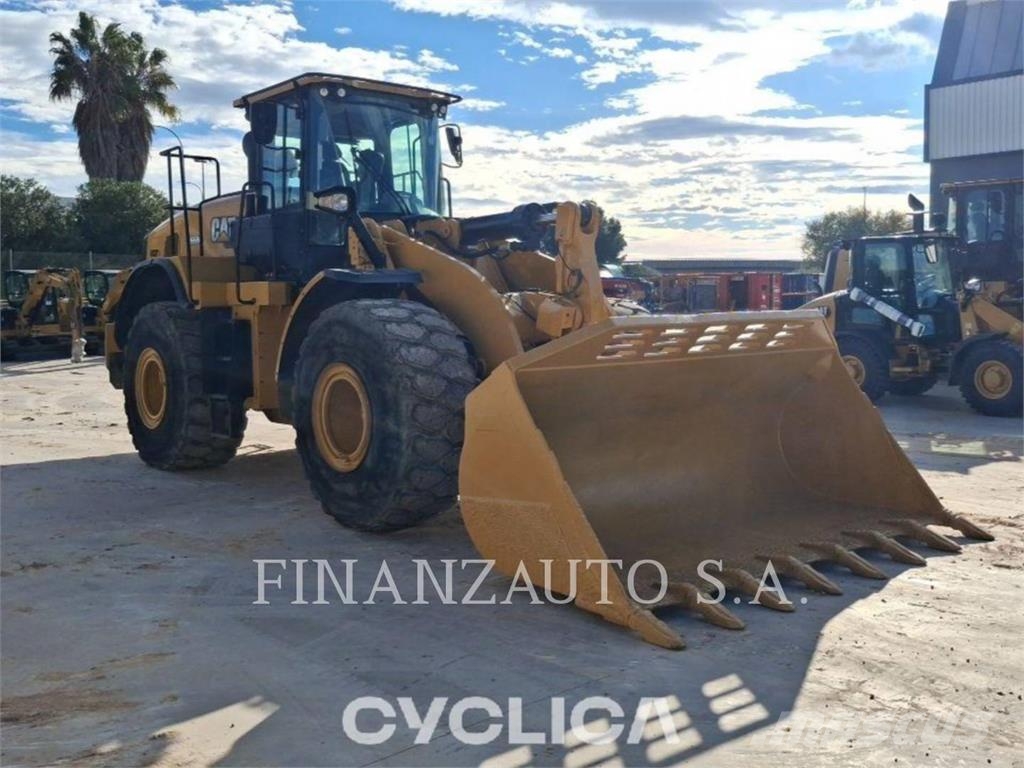 CAT 966M Naudoti ratiniai krautuvai