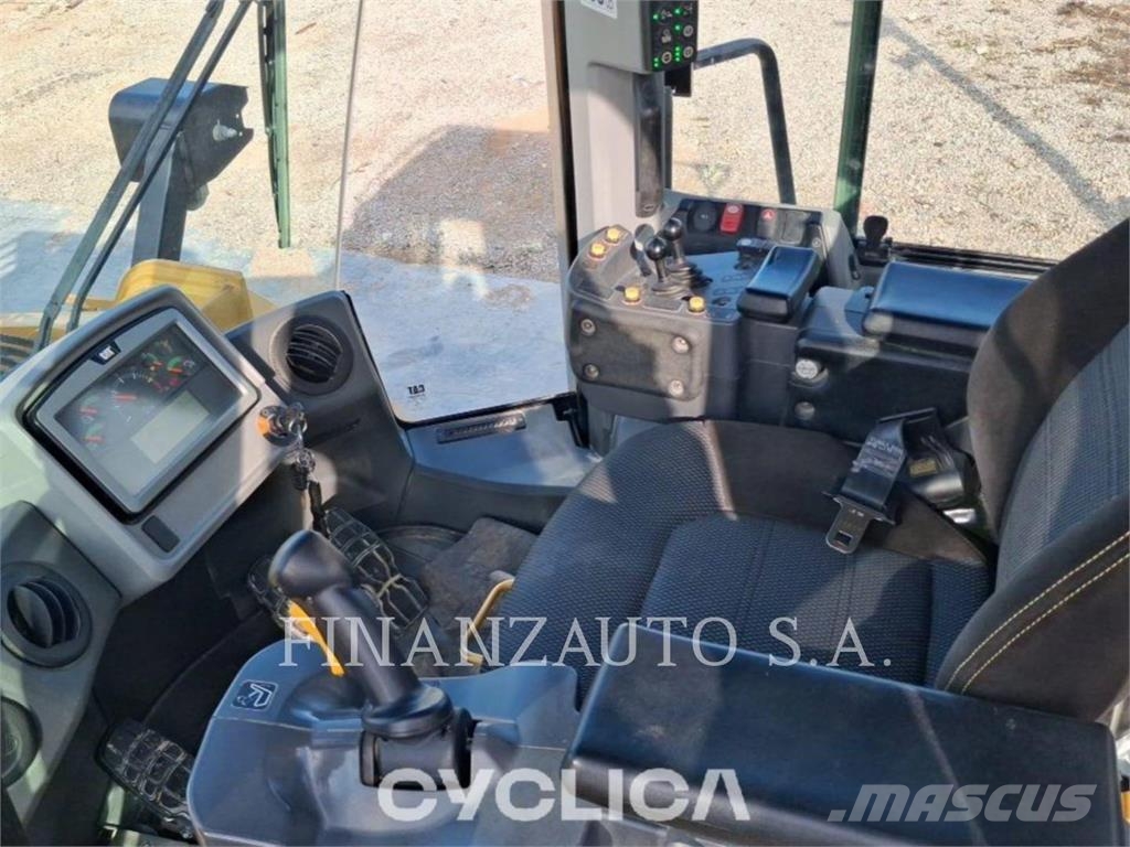 CAT 966M Naudoti ratiniai krautuvai