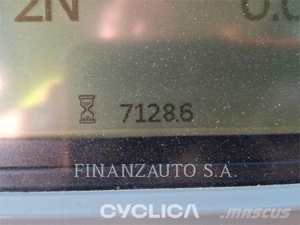 CAT 966M Naudoti ratiniai krautuvai