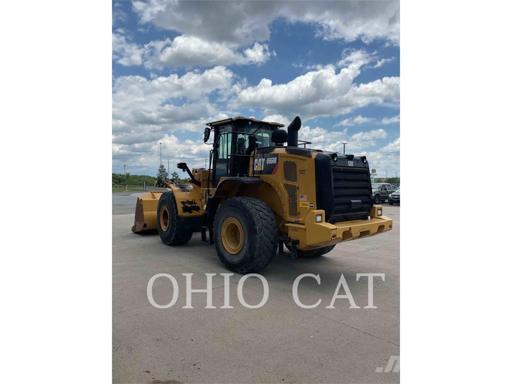CAT 966M Gumikerekes homlokrakodók