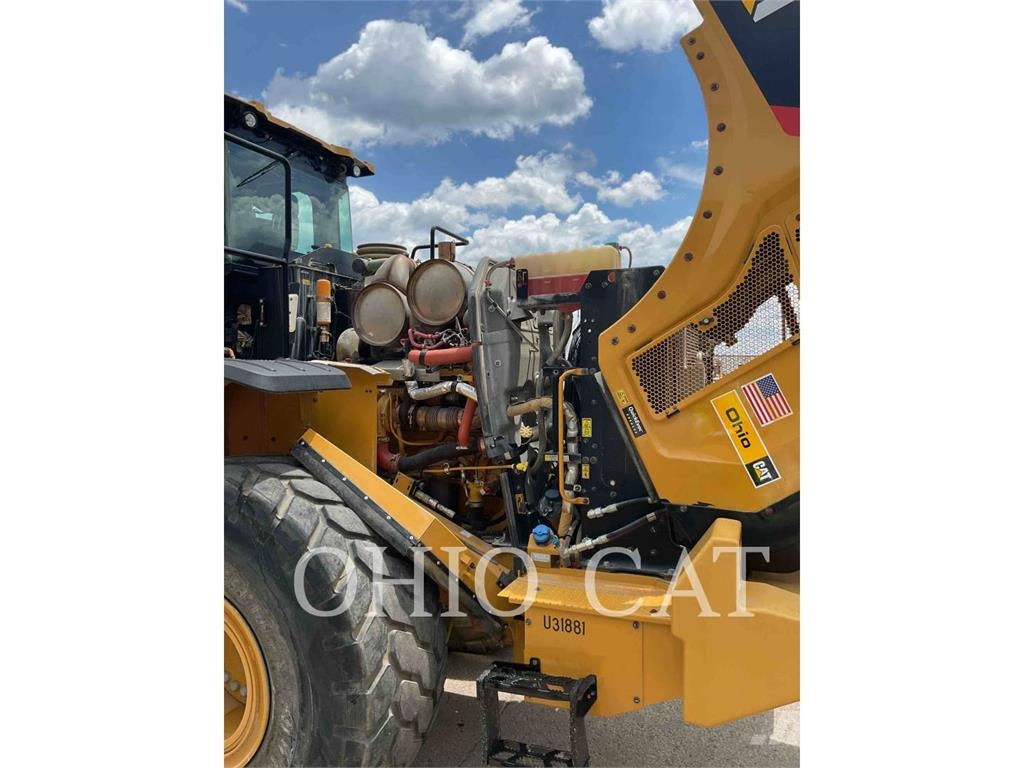 CAT 966M Gumikerekes homlokrakodók