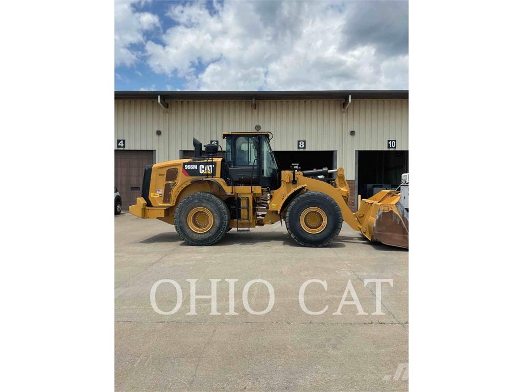 CAT 966M Gumikerekes homlokrakodók
