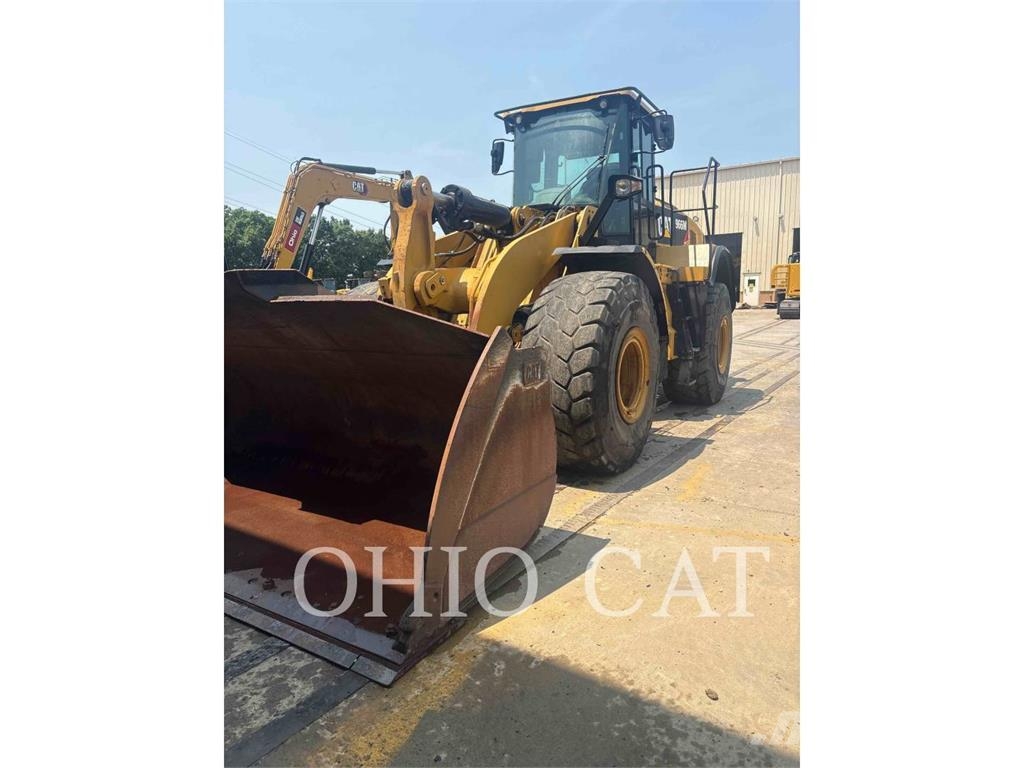 CAT 966M Gumikerekes homlokrakodók