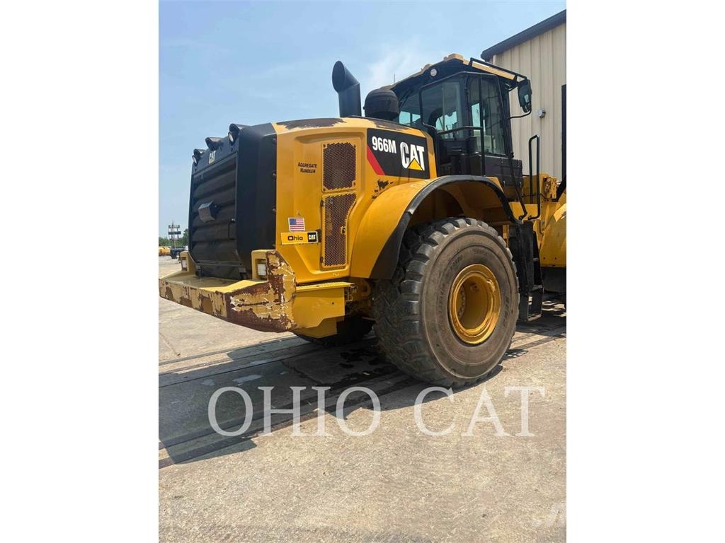 CAT 966M Gumikerekes homlokrakodók