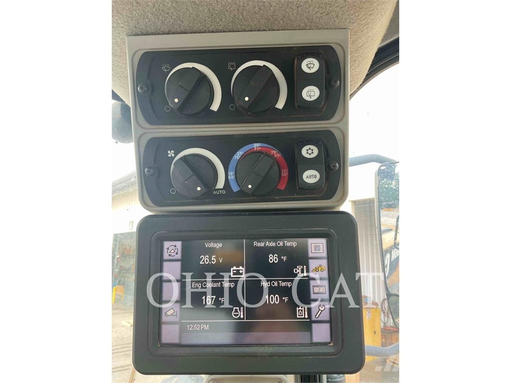 CAT 966M Gumikerekes homlokrakodók