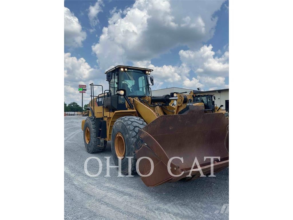 CAT 966M Gumikerekes homlokrakodók