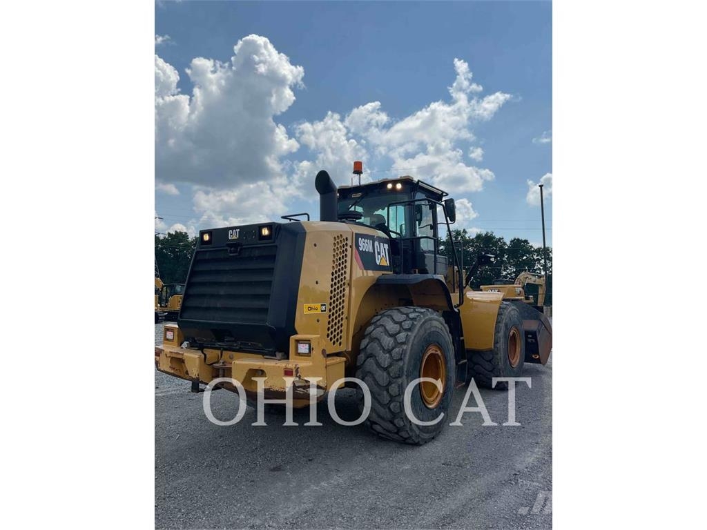 CAT 966M Gumikerekes homlokrakodók