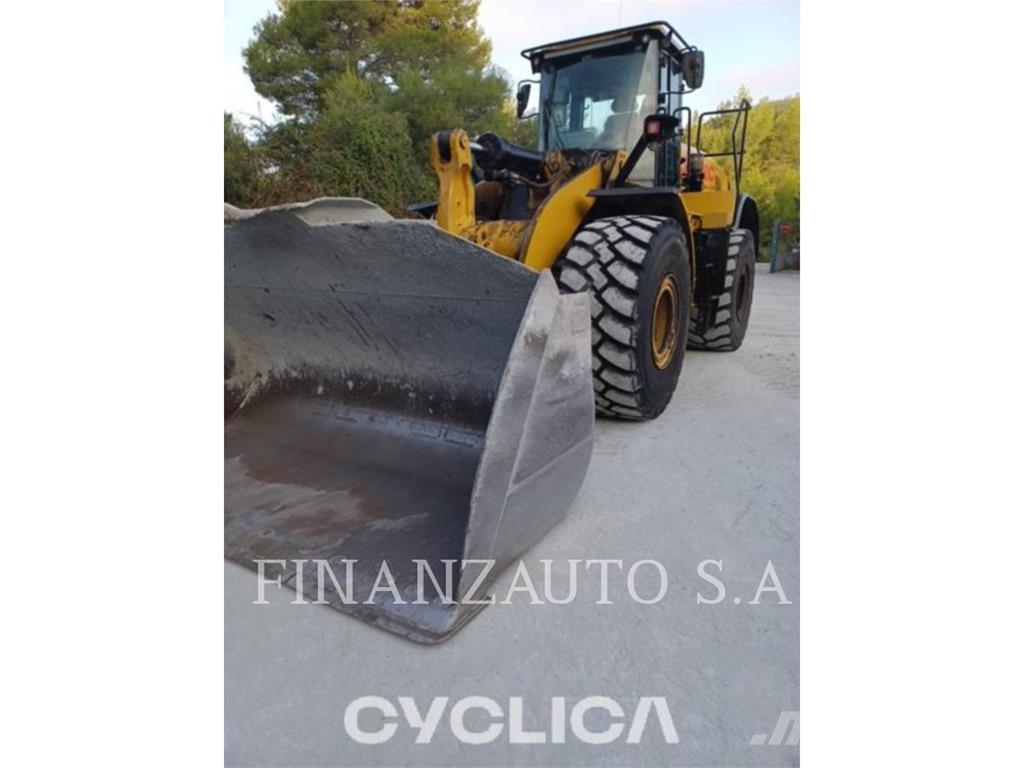 CAT 966M لوادر بعجل