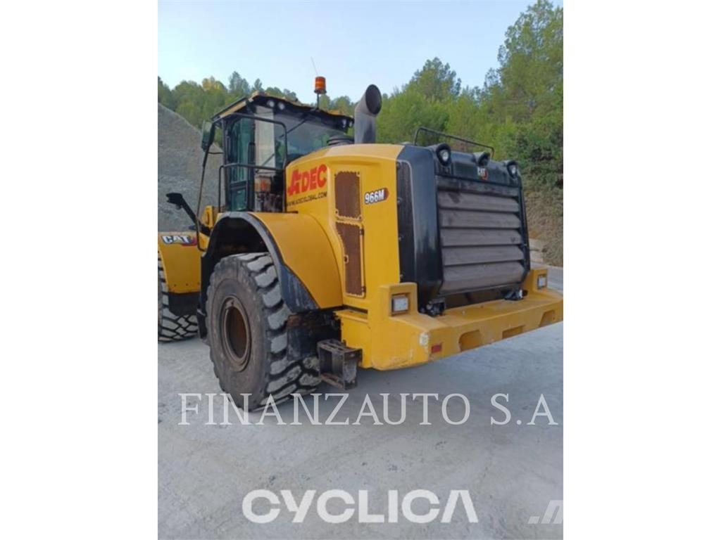 CAT 966M لوادر بعجل