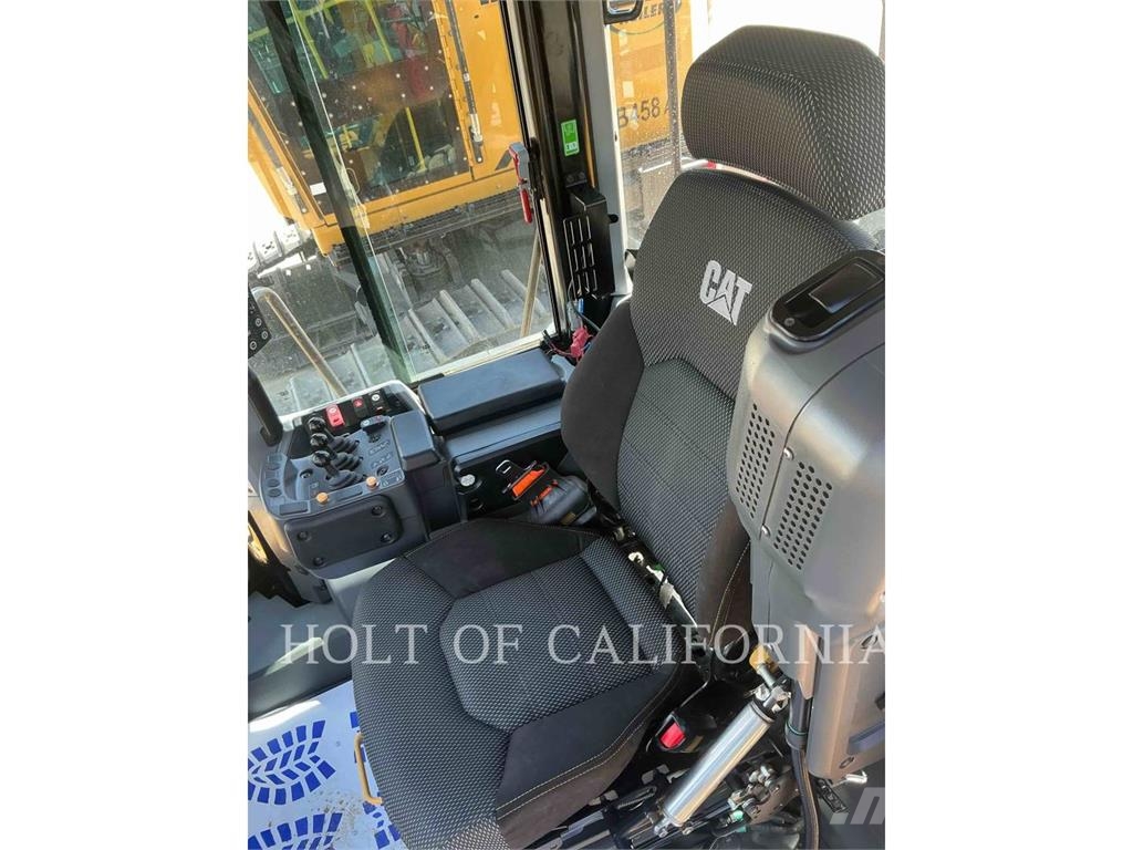 CAT 966M Wheel loaders