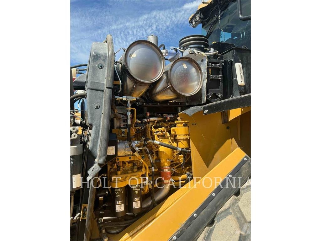 CAT 966M Wheel loaders