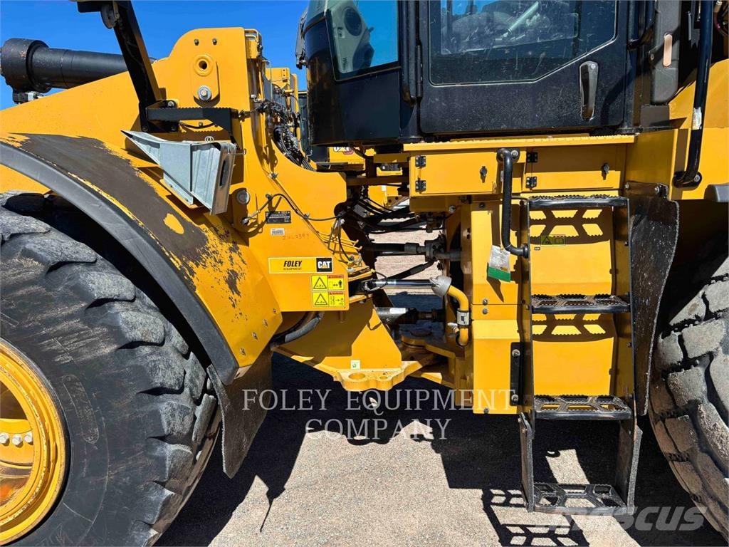 CAT 966M Iekrāvēji uz riteņiem