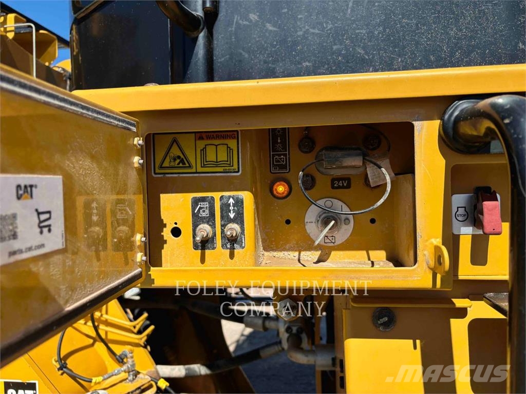 CAT 966M Iekrāvēji uz riteņiem