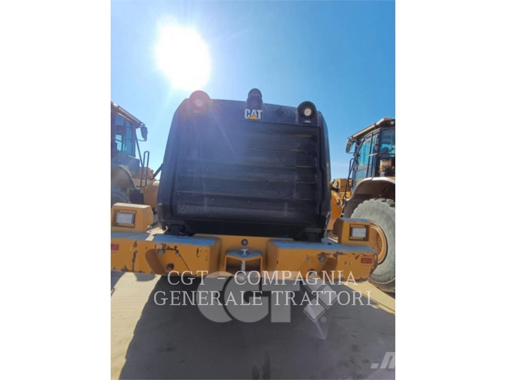 CAT 966M Pyöräkuormaajat