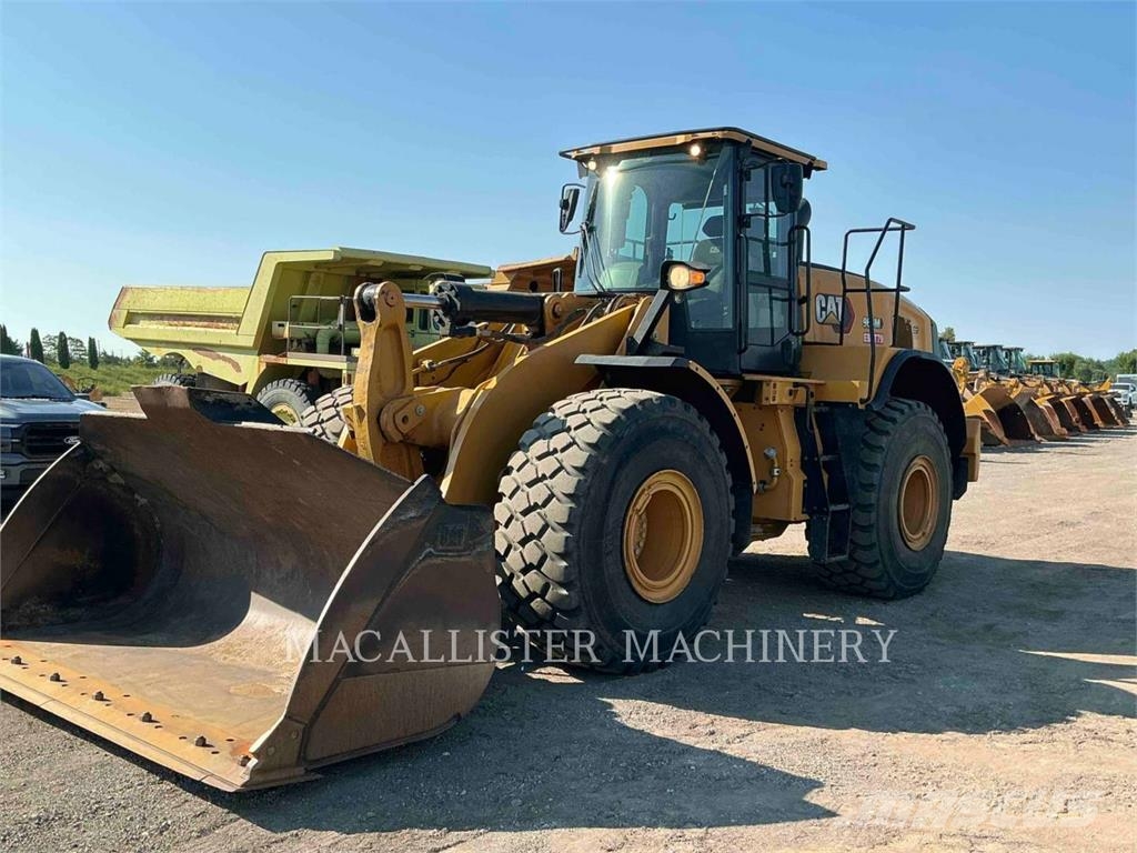 CAT 966M لوادر بعجل