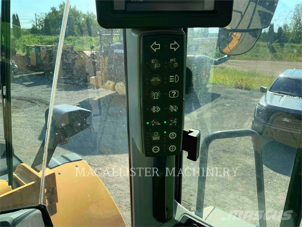 CAT 966M لوادر بعجل