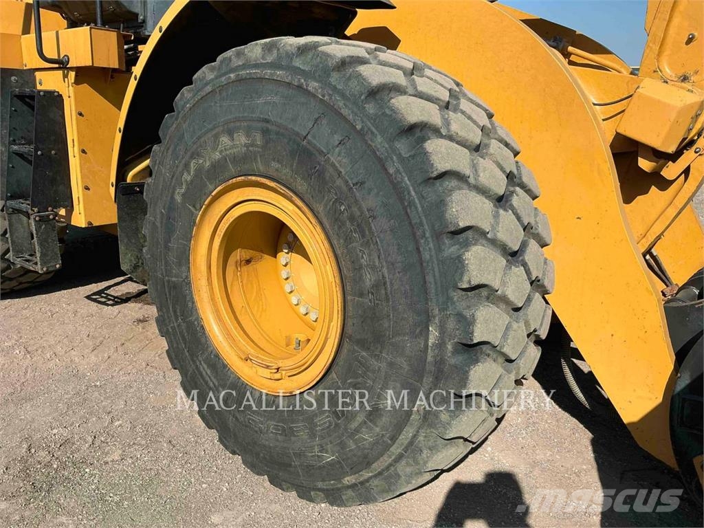 CAT 966M لوادر بعجل