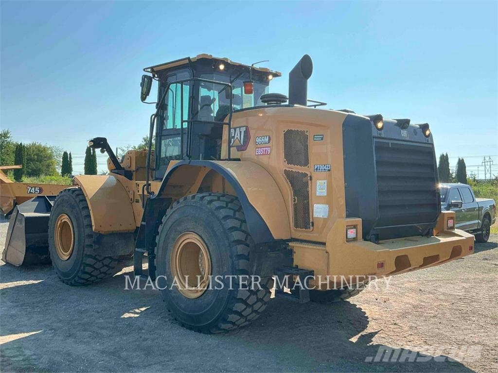 CAT 966M لوادر بعجل
