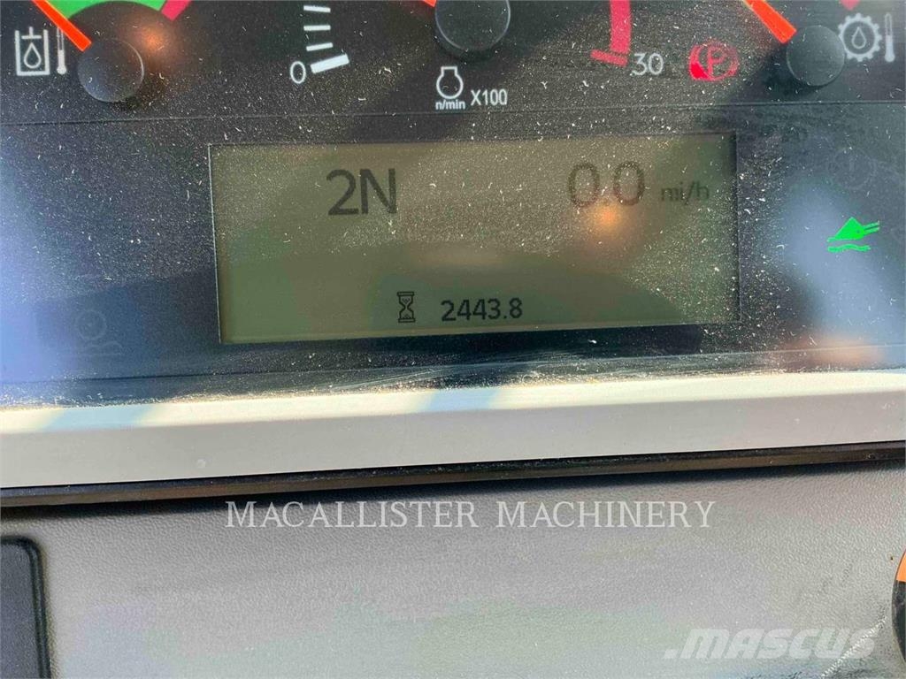 CAT 966M لوادر بعجل