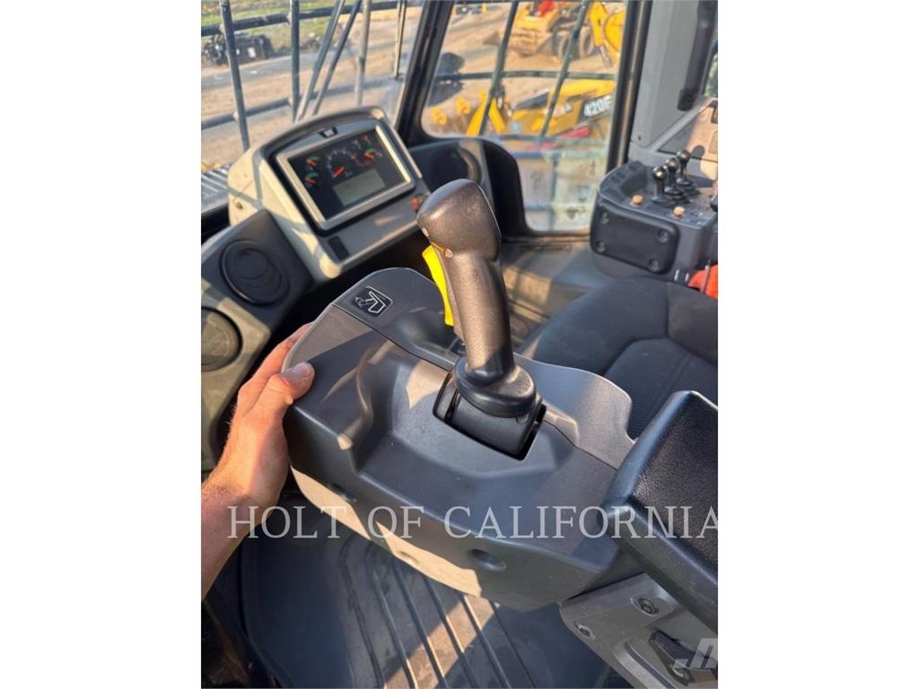 CAT 966M Kolesni nakladalci