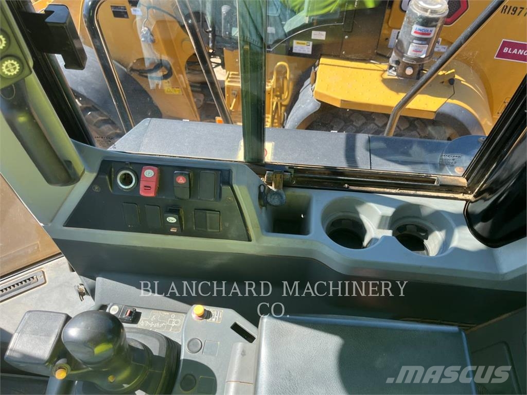 CAT 966M Wheel loaders