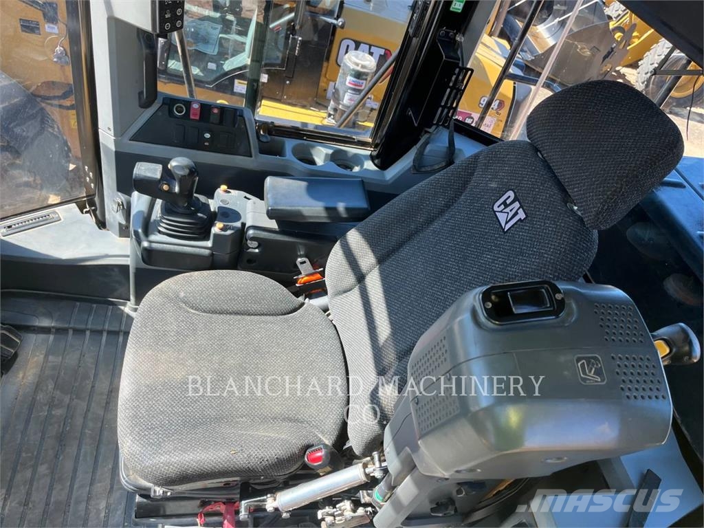 CAT 966M Wheel loaders