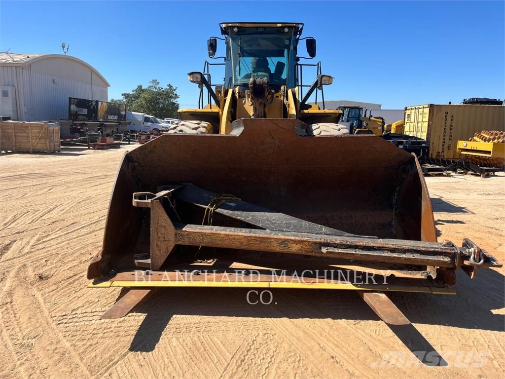 CAT 966M Wheel loaders