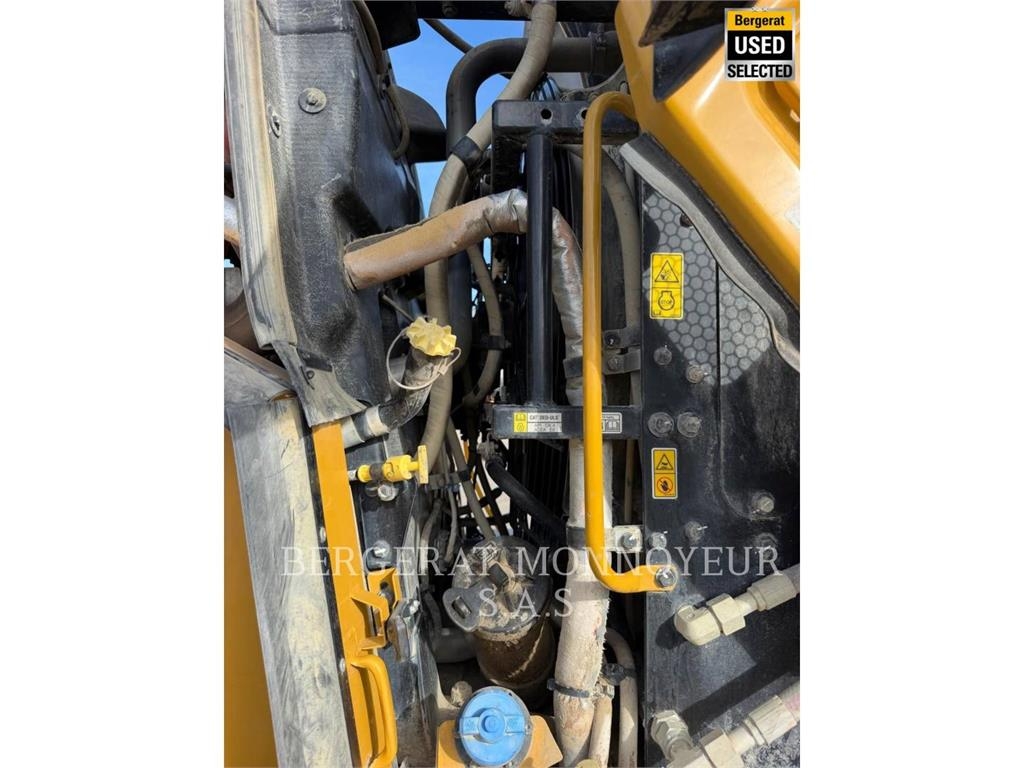 CAT 966M Колесни товарачи