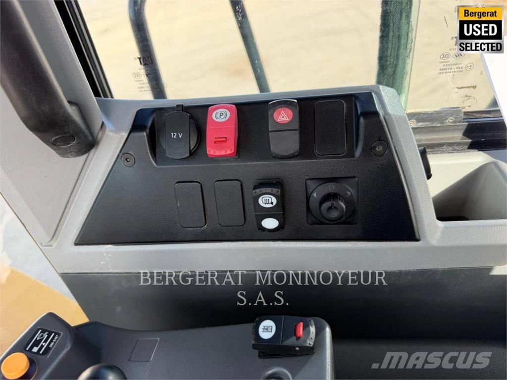 CAT 966M Колесни товарачи
