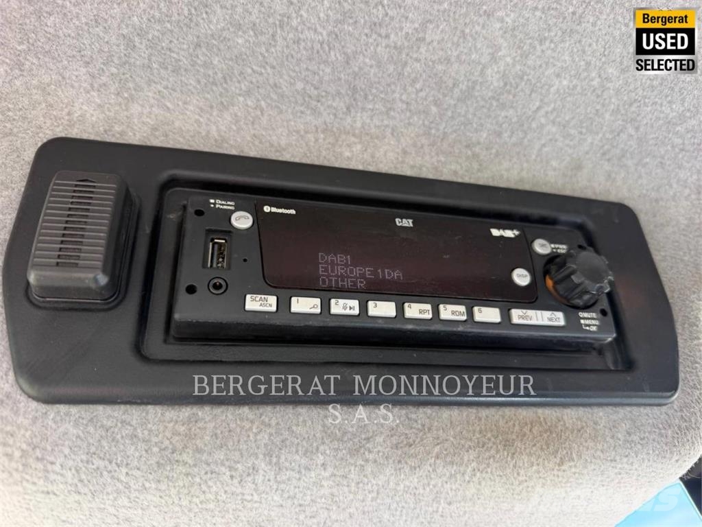 CAT 966M Колесни товарачи