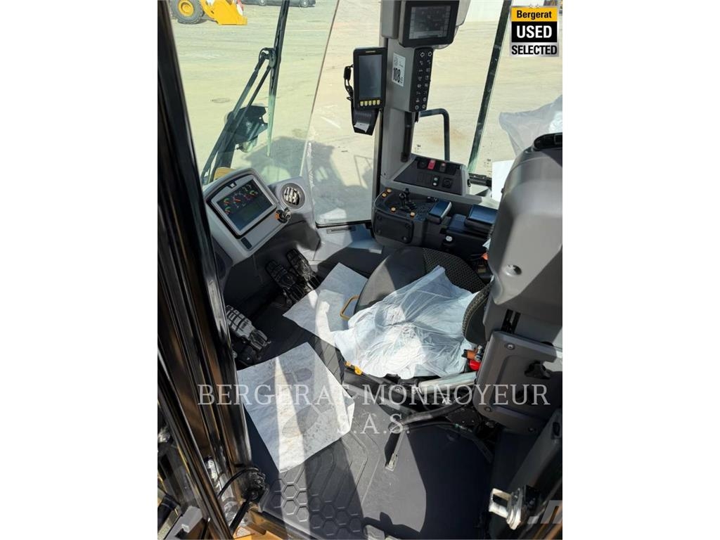 CAT 966M Колесни товарачи
