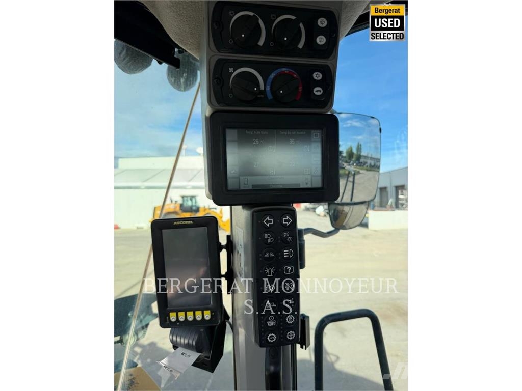CAT 966M Колесни товарачи