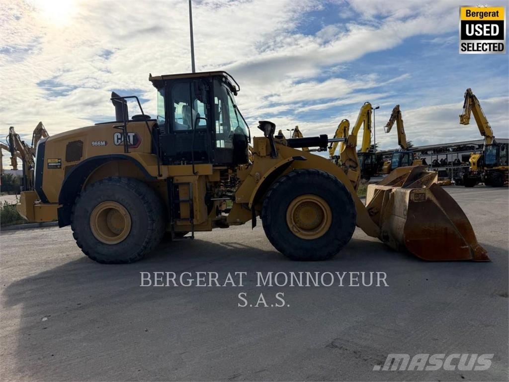 CAT 966M Колесни товарачи