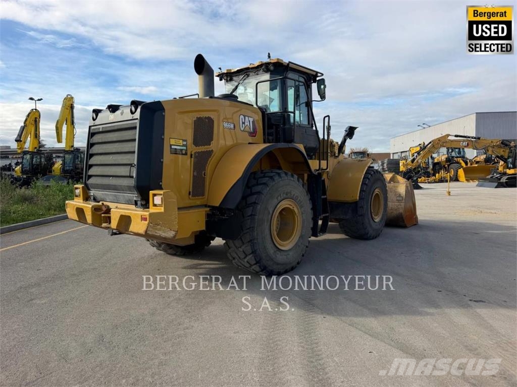 CAT 966M Колесни товарачи