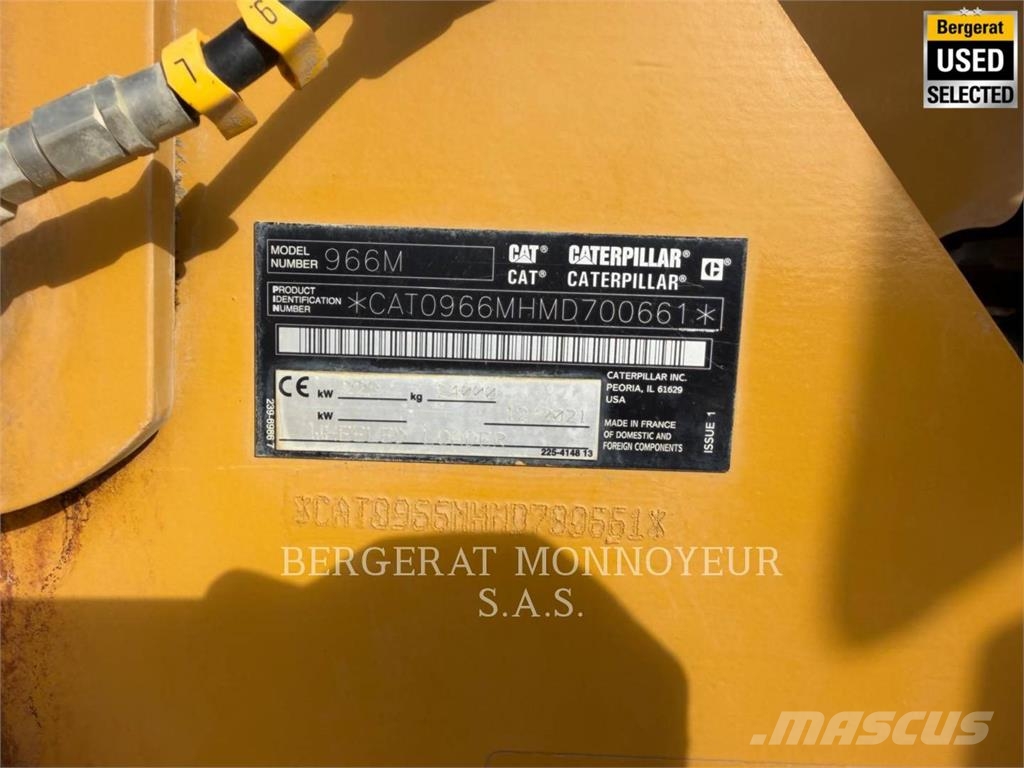 CAT 966M Колесни товарачи