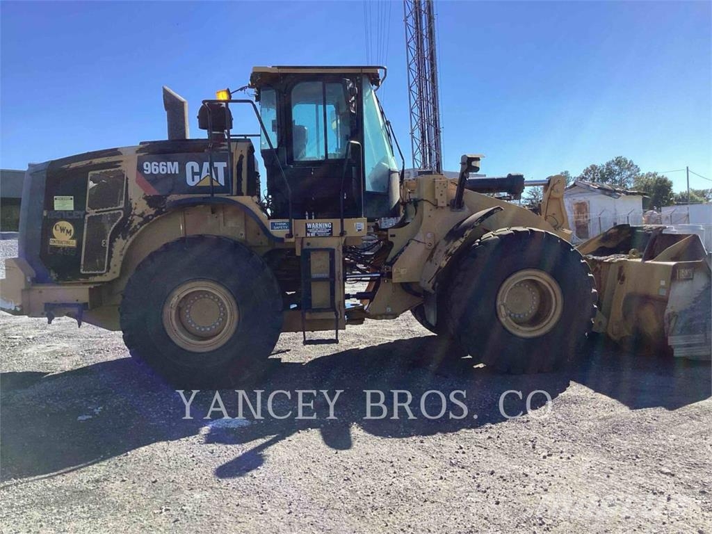 CAT 966M Kolesni nakladalci
