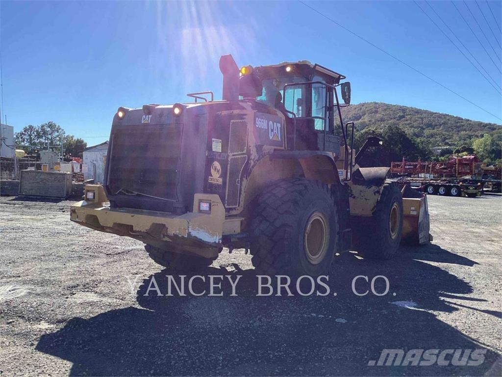 CAT 966M Kolesni nakladalci
