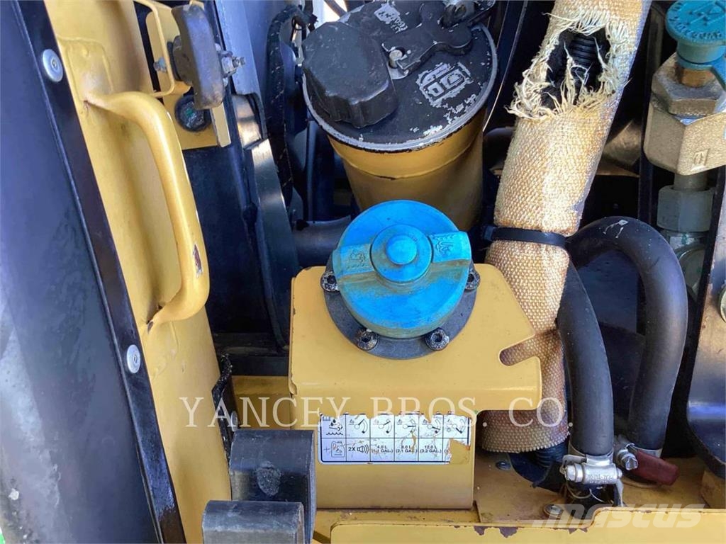 CAT 966M Kolesni nakladalci