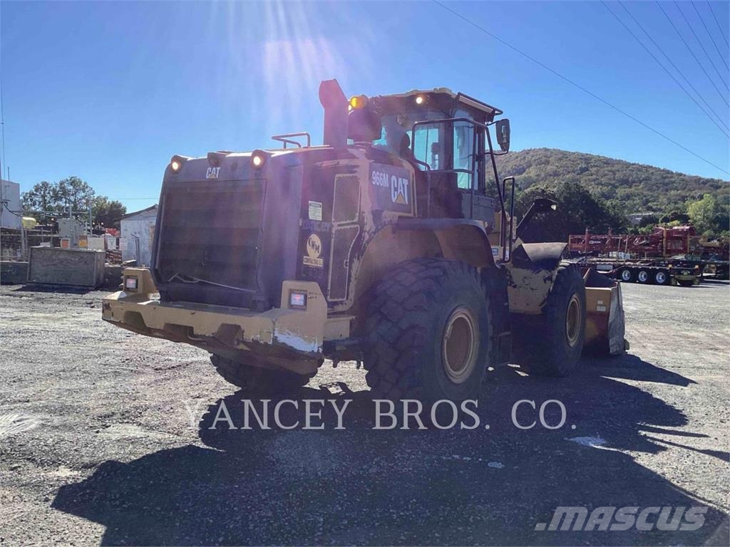 CAT 966M Kolesni nakladalci