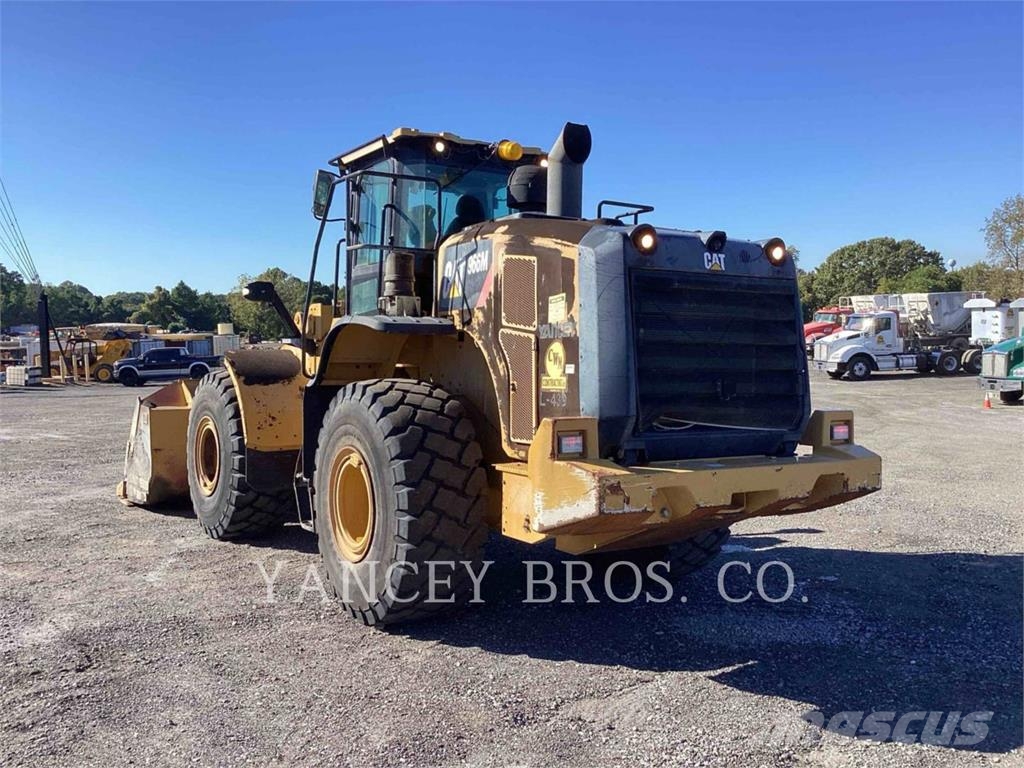 CAT 966M Kolesni nakladalci