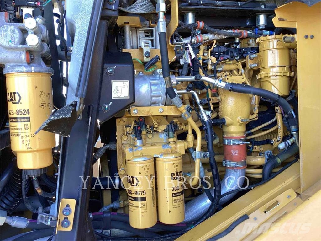 CAT 966M Kolesni nakladalci