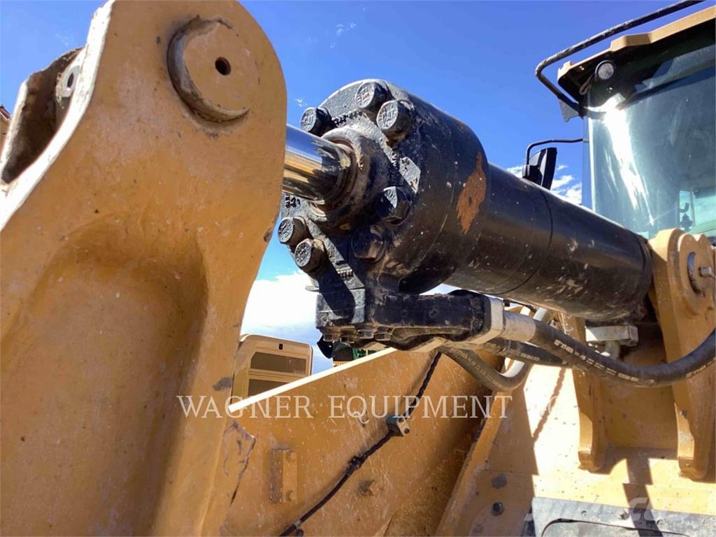 CAT 966M Carregadeiras de rodas