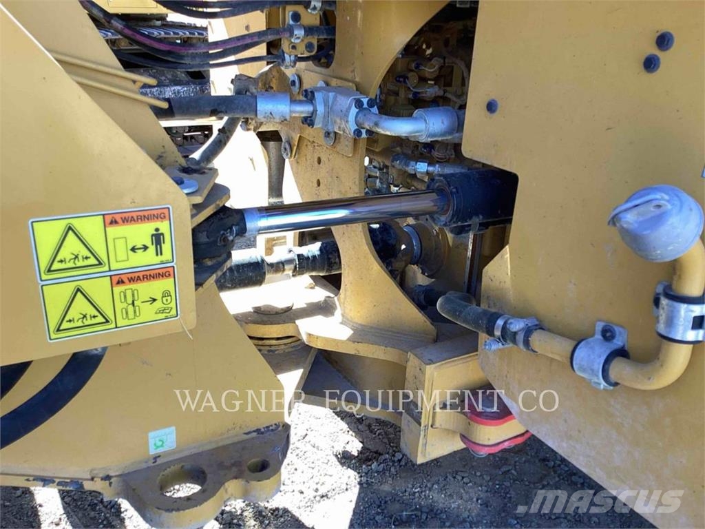 CAT 966M Carregadeiras de rodas