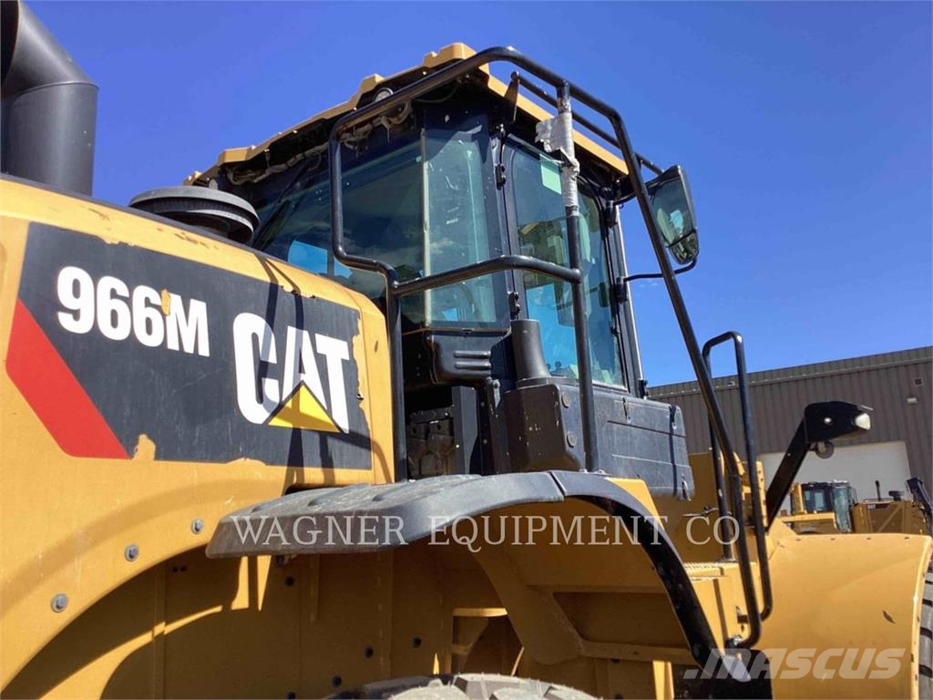CAT 966M Carregadeiras de rodas